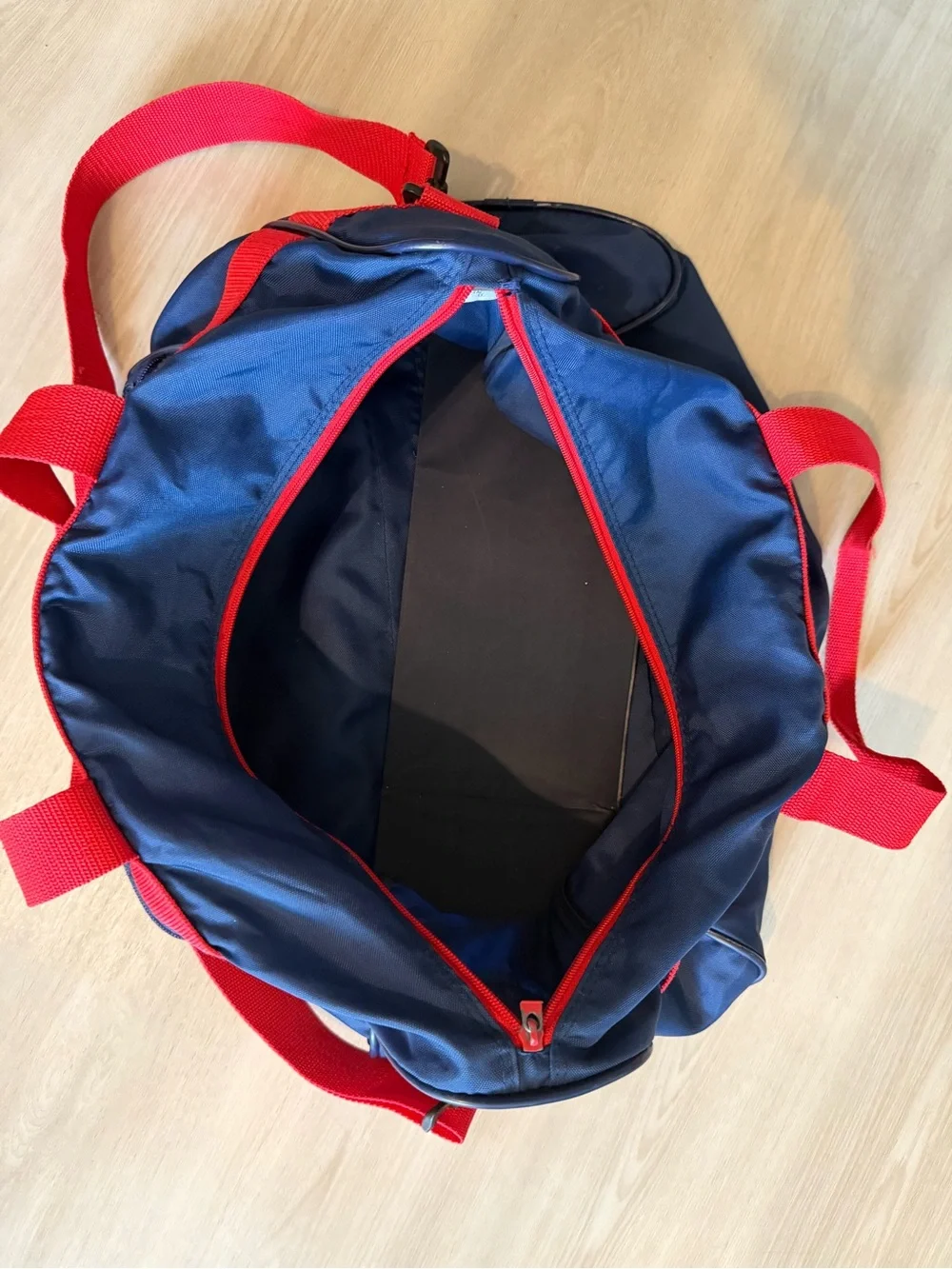 Vintage 1970s NIKE Blue Red Duffle Gym Bag